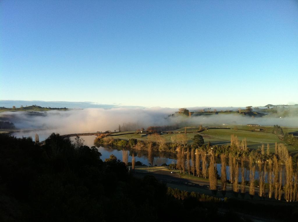 Lake Karapiro Lodge Tirau Exterior photo