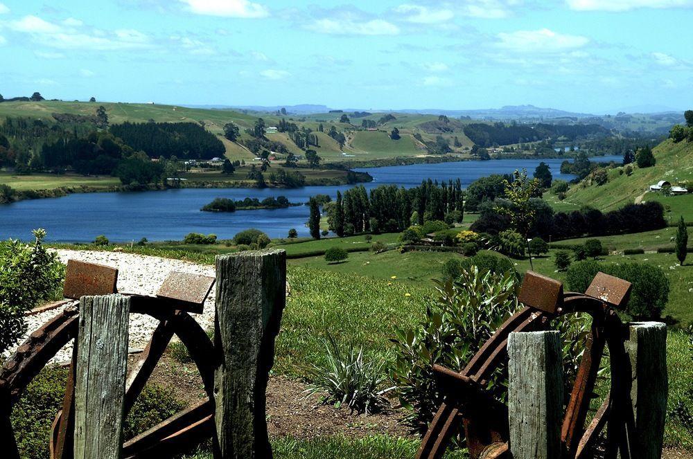 Lake Karapiro Lodge Tirau Exterior photo