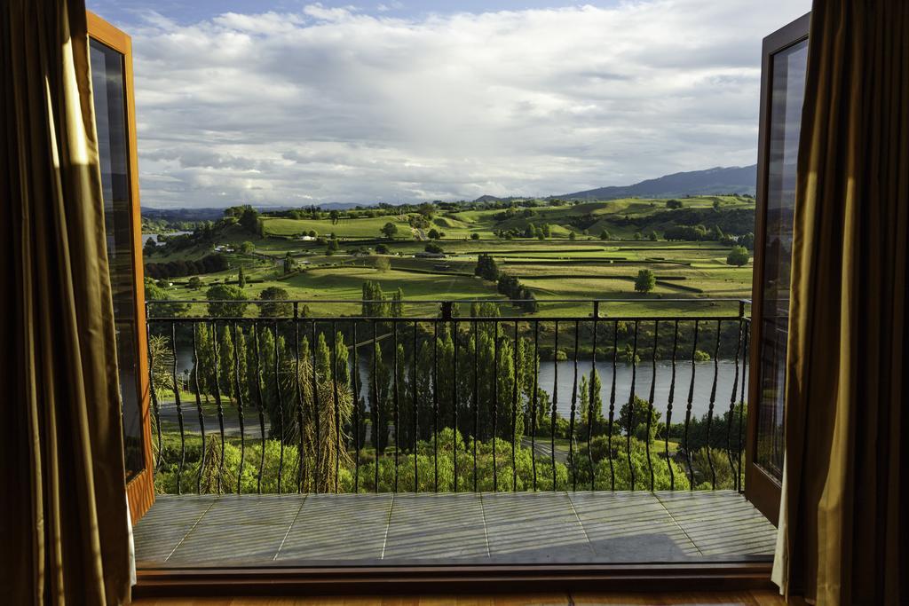 Lake Karapiro Lodge Tirau Exterior photo