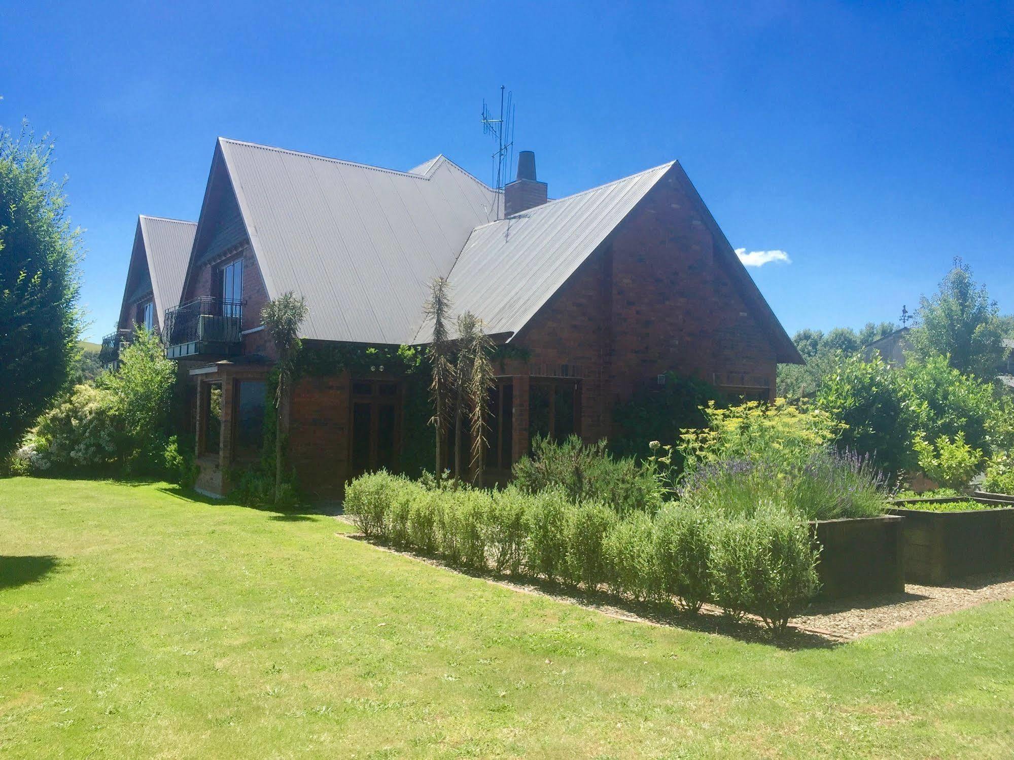 Lake Karapiro Lodge Tirau Exterior photo