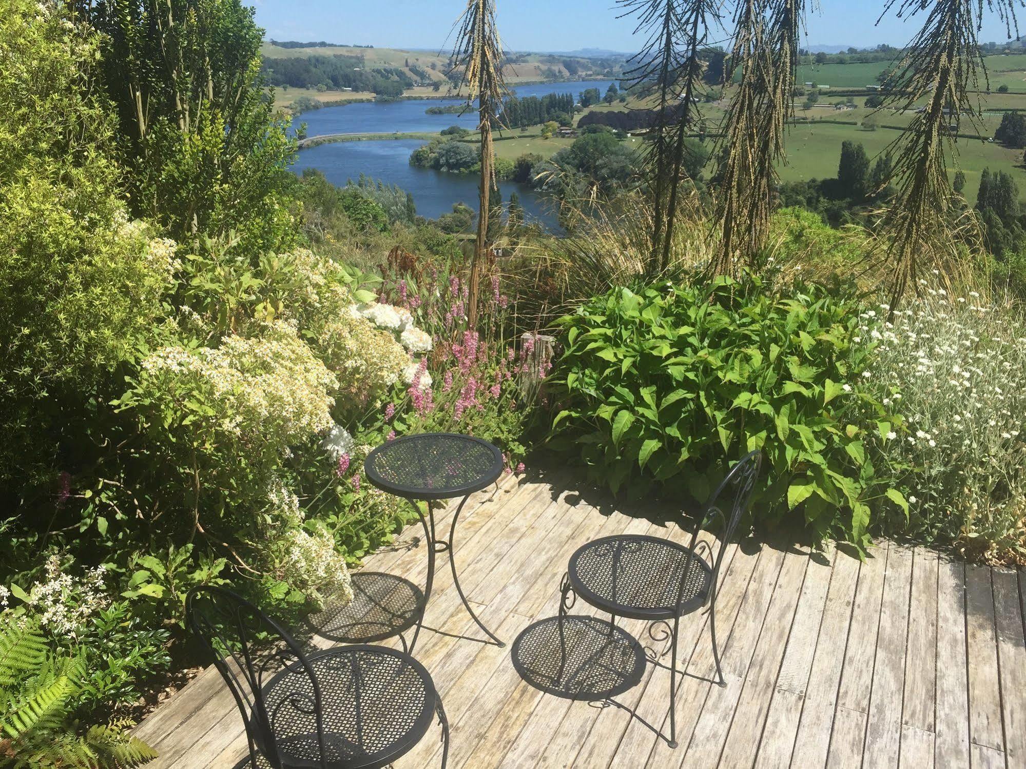 Lake Karapiro Lodge Tirau Exterior photo