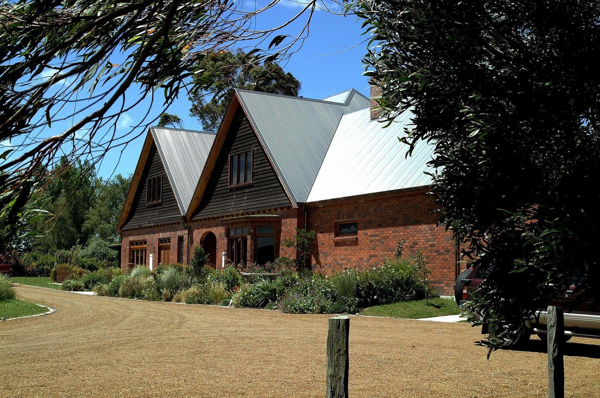 Lake Karapiro Lodge Tirau Exterior photo